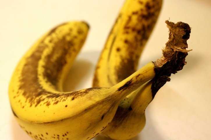Первая причина чернения кожуры банана