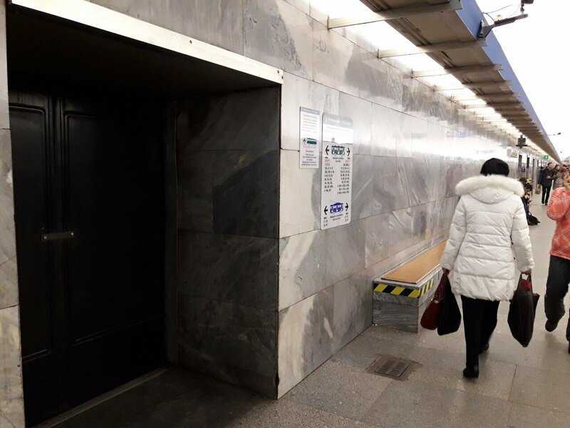 Технические особенности двойных дверей в метро Санкт-Петербурга