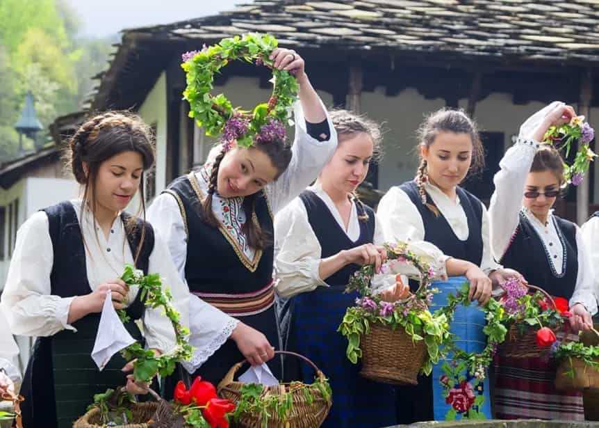 Основные черты церковного праздника в Болгарии: